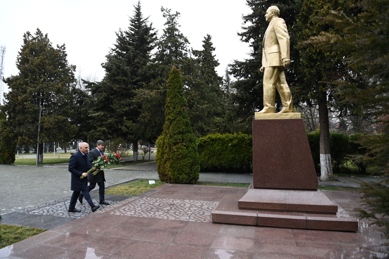 “Azərişıq” ASC-nin sədri Qəbələdə vətəndaşları qəbul edib - FOTO